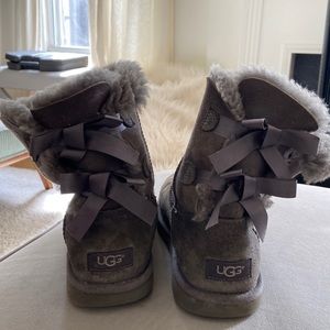 Grey Bailey Bow Ugg Boots with Bows, Size 6